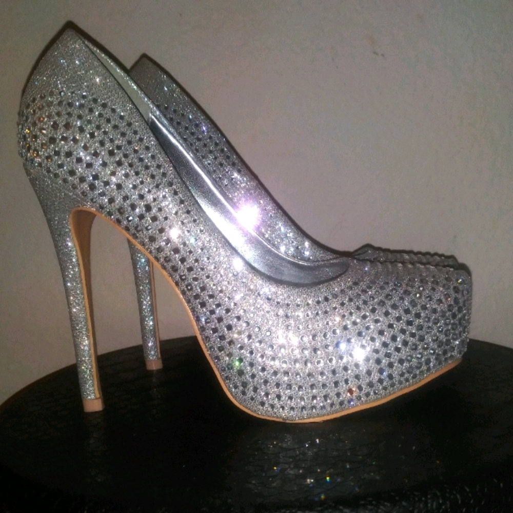 Jewel Embellished Pumps